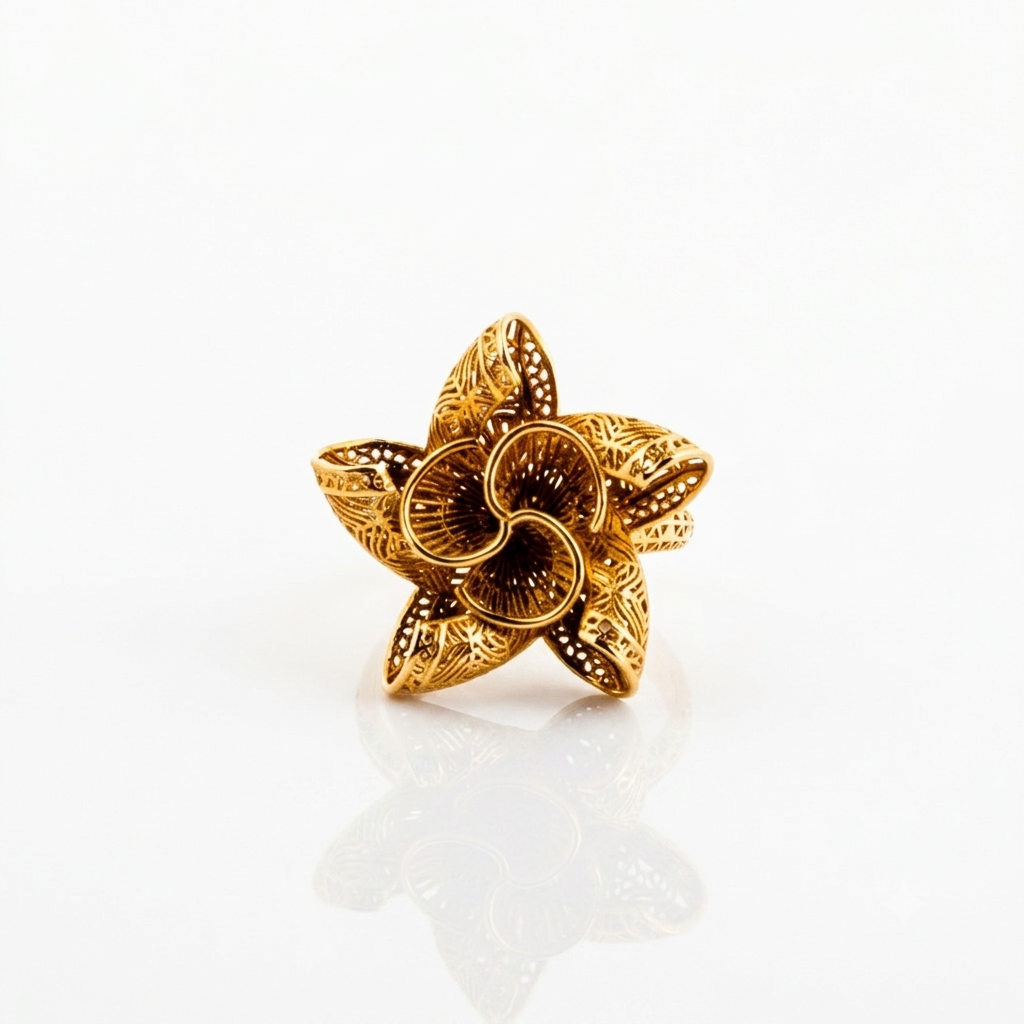 Flora, bague en or 18 carats — Riana Jewelry